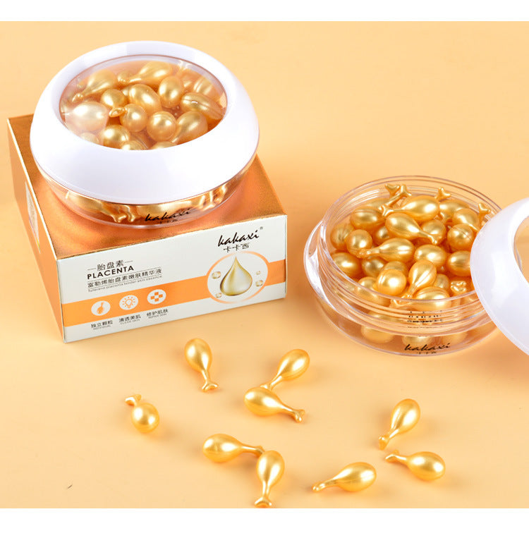 Moisturizing serum with pearl extract nourishes and rejuvenates the skin