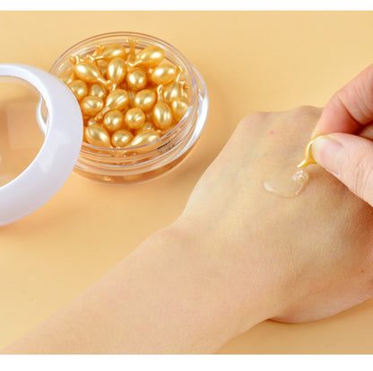 Moisturizing serum with pearl extract nourishes and rejuvenates the skin